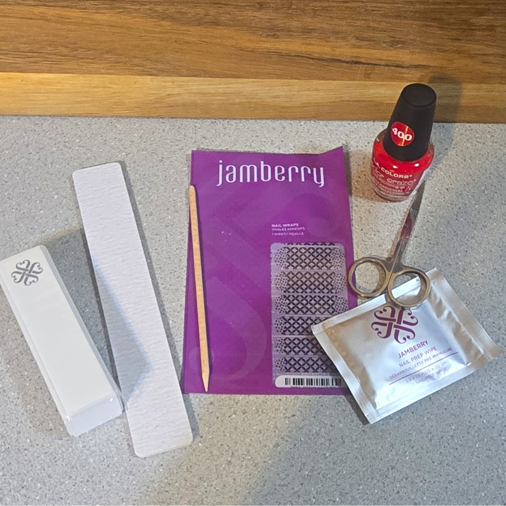 Jamberry Nail Wraps Manicure Kit w/ Prep Wipe, File, Cuticle Pusher & Scissors